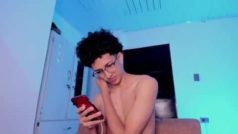 cj_davis1 online show from June 23, 3:25 am