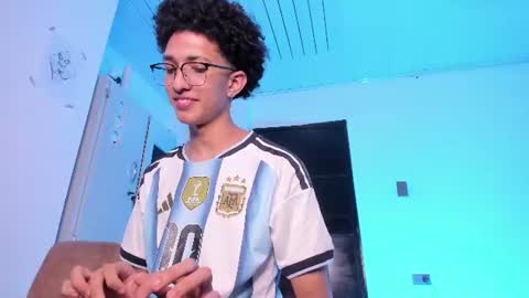 cj_davis1 online show from July 28, 5:49 am