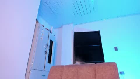 cj_davis1 online show from July 12, 4:37 am
