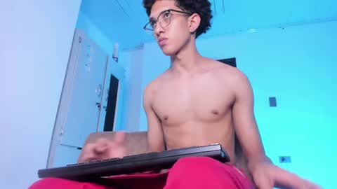 cj_davis1 online show from July 7, 4:36 am