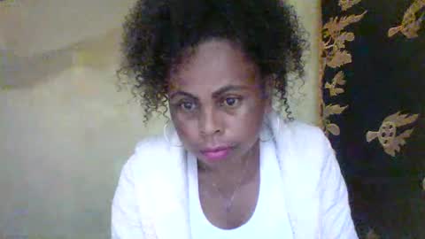 clairette9794 online show from May 29, 6:17 pm