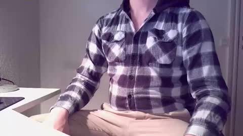 clamshive7 online show from February 3, 8:07 am