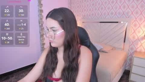 C L A R A  online show from June 26, 9:31 pm