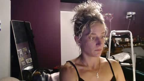 TrueRomanceSluts online show from July 14, 5:56 am