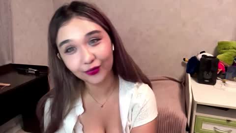 Lara online show from November 7, 6:10 pm