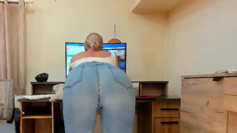 Deea xxx online show from August 9, 2:22 am