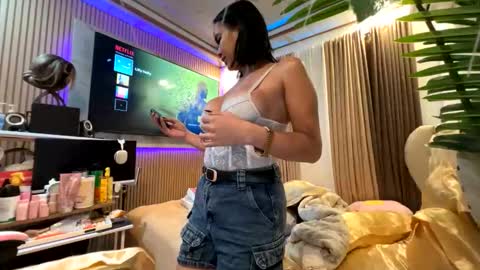 lil online show from June 6, 8:09 am
