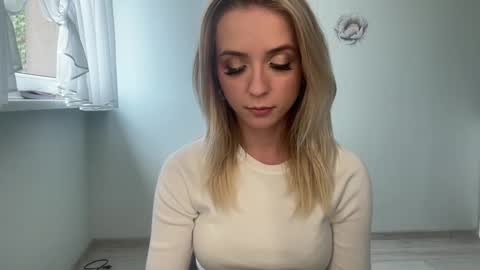 Snapshot of claudiagold chatting on September 24, 2:13 pm ClaudiaGold online show from September 24, 2:13 pm