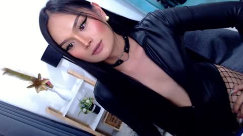 Cleo online show from June 23, 3:25 am