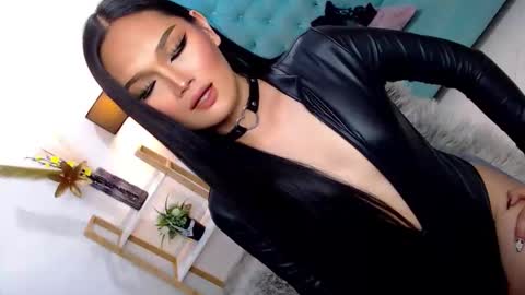 Cleo online show from December 1, 12:07 am