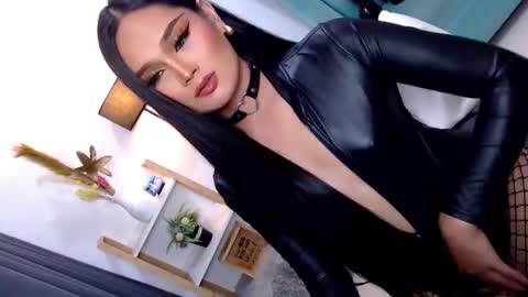 Cleo online show from May 4, 9:32 pm