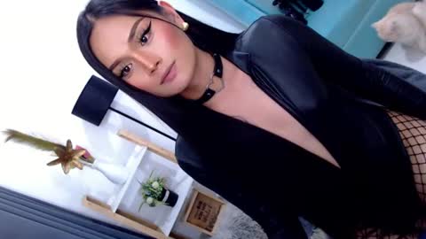 Cleo online show from June 25, 5:12 am