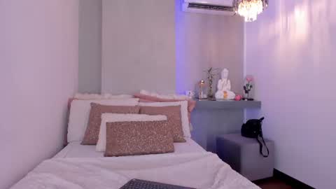 . Cleo Jhonson . online show from August 6, 3:48 am