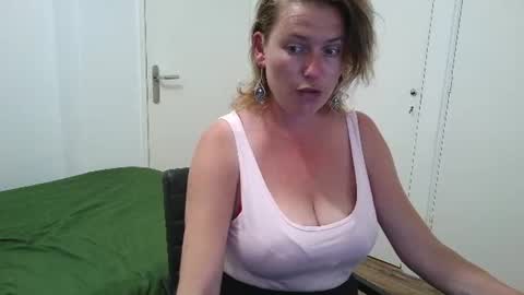 Syl  online show from July 28, 12:34 pm