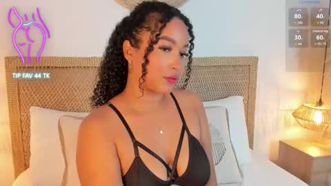 cloe_25 online show from October 24, 3:18 am