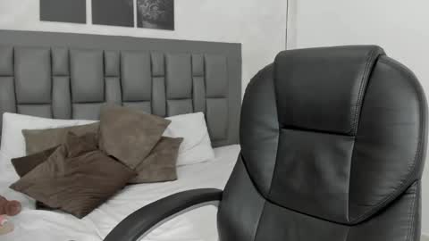 Cloe  online show from December 6, 8:12 pm