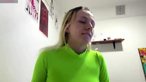  CLOE  online show from February 4, 3:27 pm