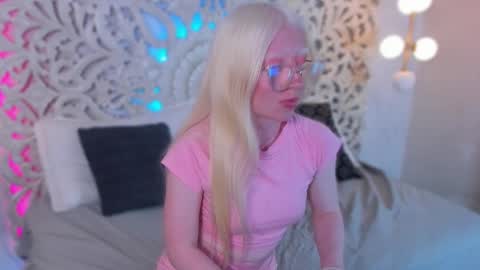 Cloe Melanie online show from November 25, 9:02 pm