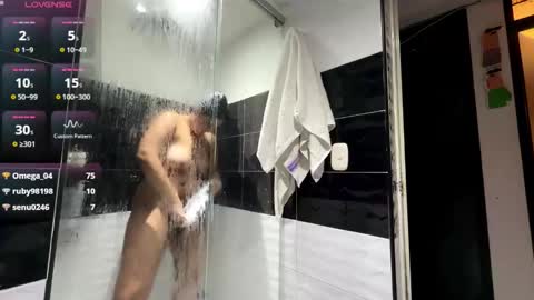 cloe small online show from February 11, 4:38 am