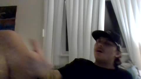 tallhungandcloudy online show from February 21, 9:01 am