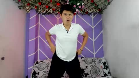 Snapshot of club_latinboys chatting on October 12, 8:10 pm club_latinboys online show from October 12, 8:10 pm