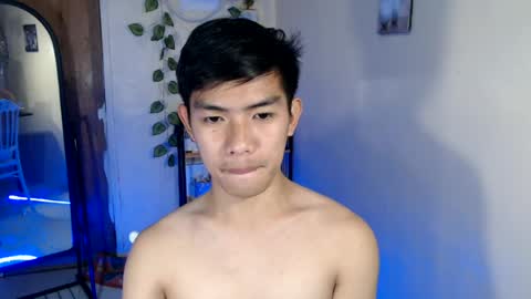 clyde_twinkx online show from August 6, 10:46 am