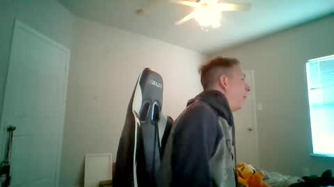 Snapshot of cmypenis chatting on December 21, 4:14 pm Master Bates online show from December 21, 4:14 pm