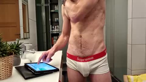 Cockvantage online show from January 12, 6:05 pm