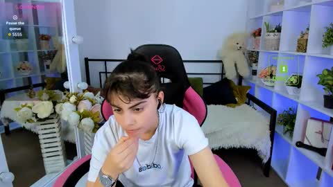 Olivia online show from October 18, 7:12 am