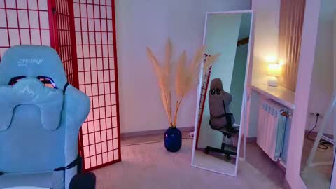 Mia online show from May 8, 9:53 pm