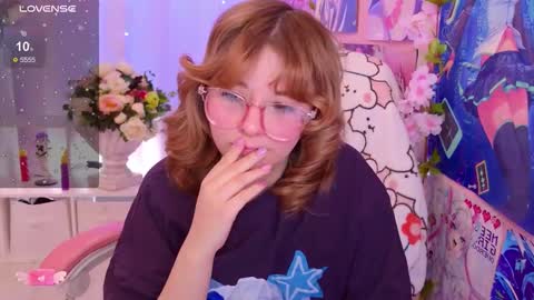 Mia online show from March 5, 10:30 pm