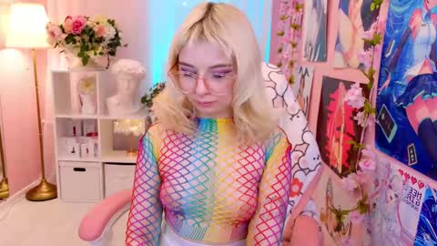 Mia online show from March 11, 4:08 am