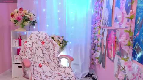 Mia online show from May 13, 3:21 pm