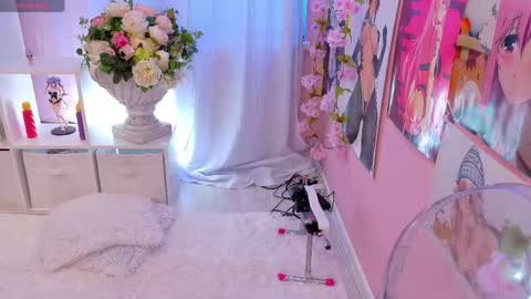 Mia online show from May 14, 6:28 pm