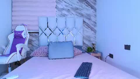 colett online show from June 26, 12:54 pm