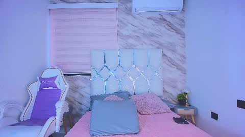 colett online show from July 21, 12:07 pm