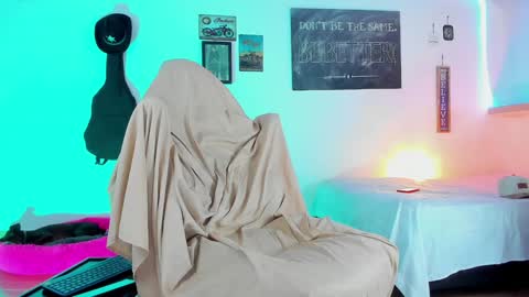 Snapshot of colin_stone chatting on January 11, 6:44 pm colin_stone online show from January 11, 6:44 pm