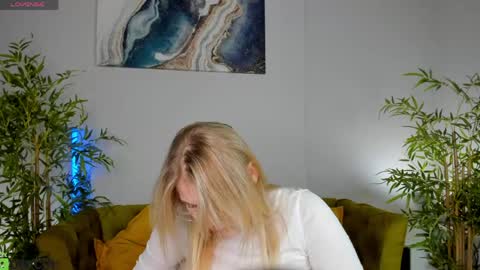 Collen Mon Tue Wed Thu Fri GMT 3 0300am - 0900am  online show from May 26, 5:41 pm