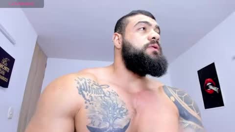 college_muscle_ass online show from July 20, 7:15 pm
