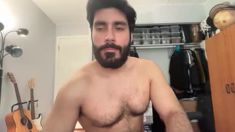 colombianstud94 online show from May 3, 11:49 am