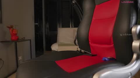 colstorw_ online show from June 17, 10:09 am