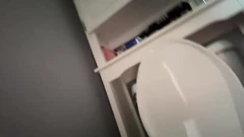 concretelegend12 online show from November 1, 1:43 pm