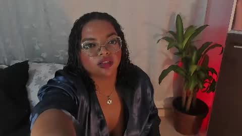 conielaurenth online show from May 17, 1:37 am
