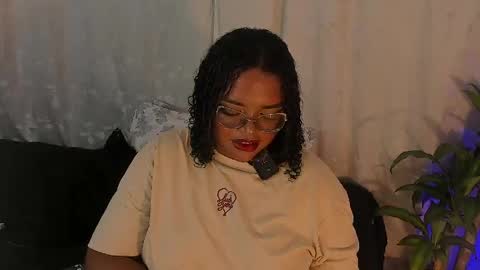 conielaurenth online show from May 18, 2:10 am