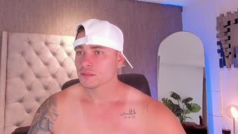 Connor Smith online show from May 1, 2:16 am