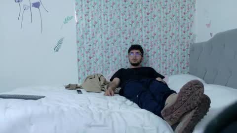 conor_taylor_ online show from May 1, 7:52 pm