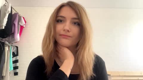 Amelia online show from March 8, 12:09 pm