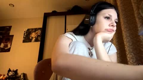 Isabella online show from November 18, 7:50 pm