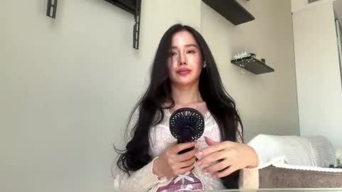 Mila online show from May 20, 1:39 pm