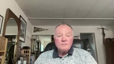 Snapshot of cookoosnest chatting on October 28, 12:11 am cookoosnest online show from October 28, 12:11 am